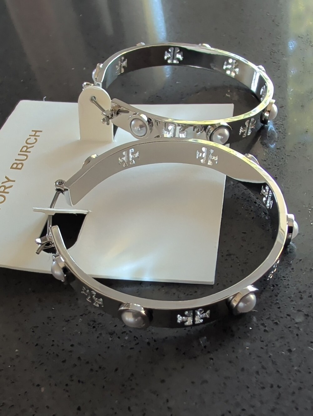 NWT Tory Burch Pierced T Pearl Hoop Earrings Silver W48